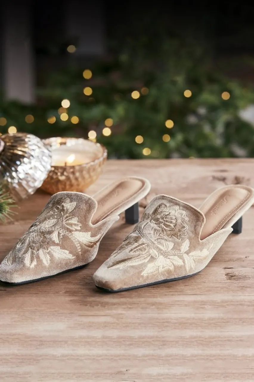 Soft Surroundings Carolina Embroidered Mule- Shoes