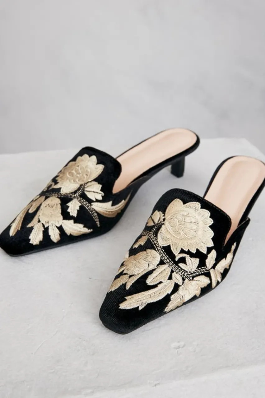 Soft Surroundings Carolina Embroidered Mule- Shoes